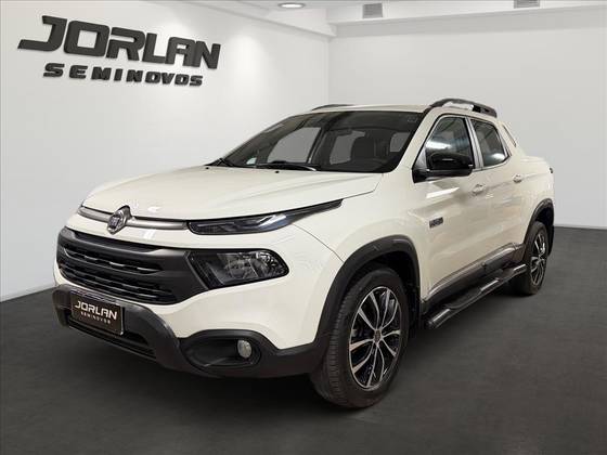 FIAT TORO 2.0 16V TURBO DIESEL ULTRA 4WD AT9 FIAT TORO 2.0 16V TURBO DIESEL ULTRA 4WD AT9